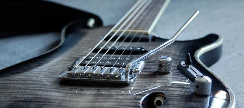 Guitarra (Ter e Qui | 12h às 14h | a partir de 12 anos)