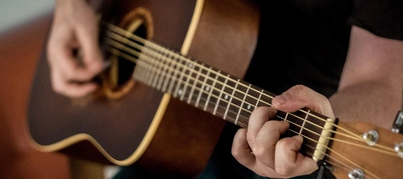 Oficina de Iniciação ao Violão Popular  | 09h30 às 11h30 | A partir de 12 anos) - Curro Velho