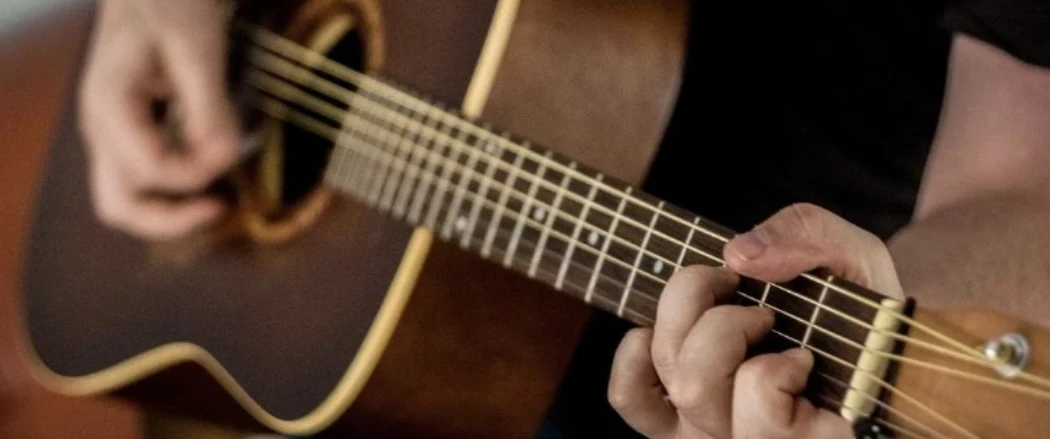 Oficina de Iniciação ao Violão Popular | 09h30 às 11h30 | A partir de 10 anos - Curro Velho